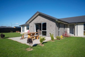 Relax on Rodeo - Te Anau Holiday Home